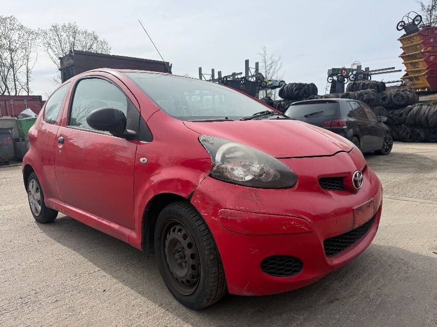 2011 TOYOTA AYGO