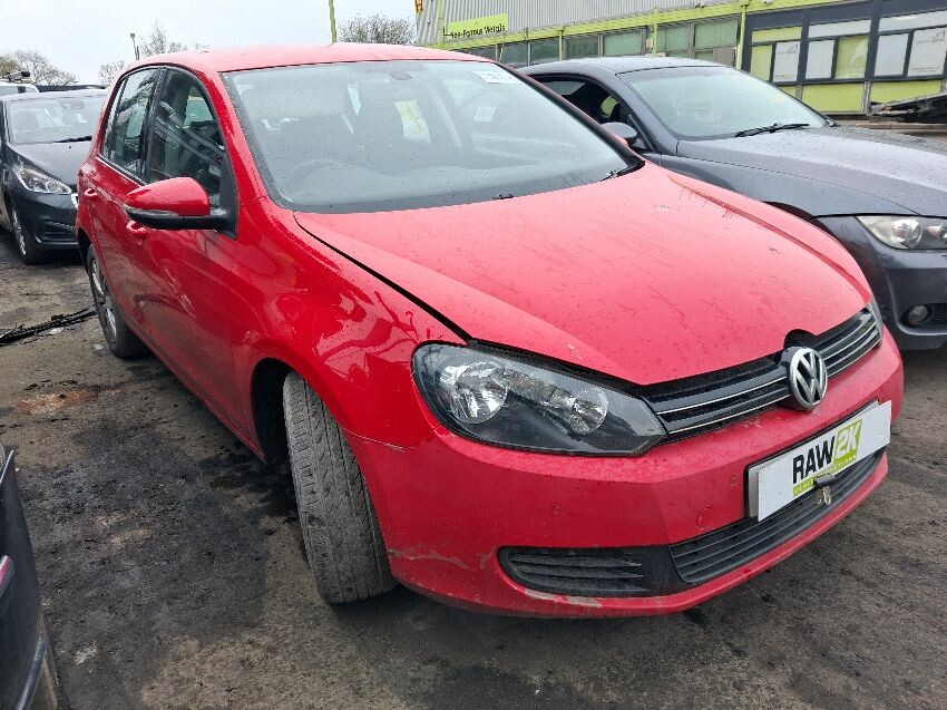 2011 VOLKSWAGEN GOLF