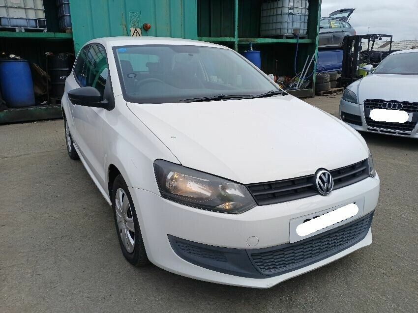 2011 VOLKSWAGEN POLO
