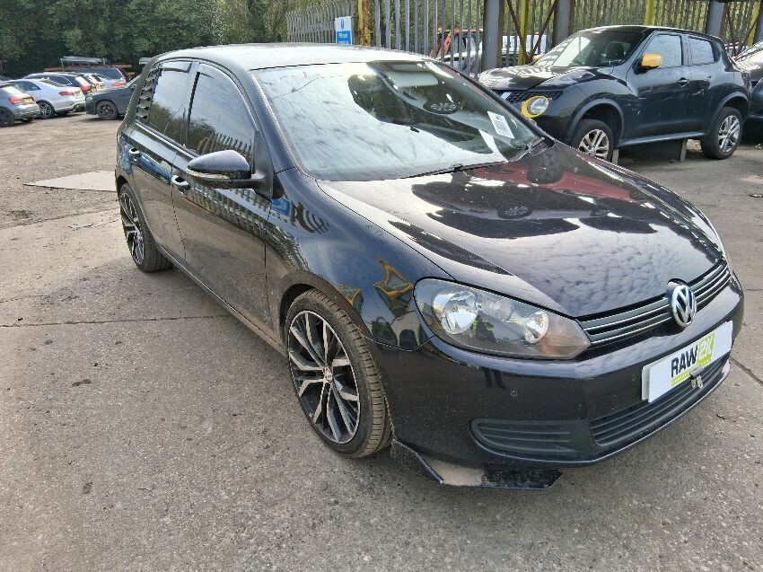 2011 VOLKSWAGEN GOLF