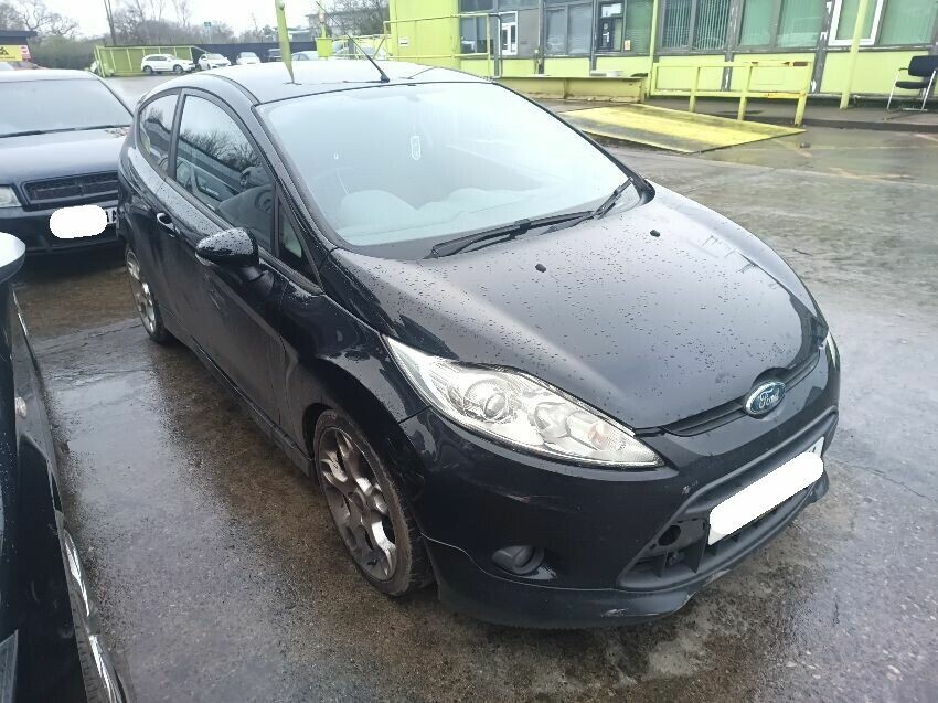 2010 FORD FIESTA