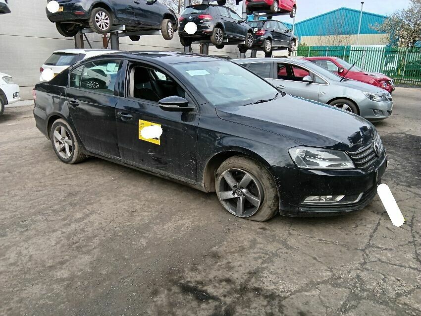 2014 VOLKSWAGEN PASSAT