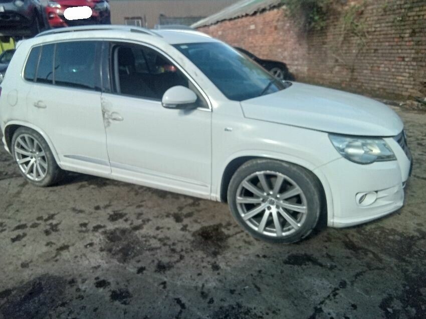 2009 VOLKSWAGEN TIGUAN