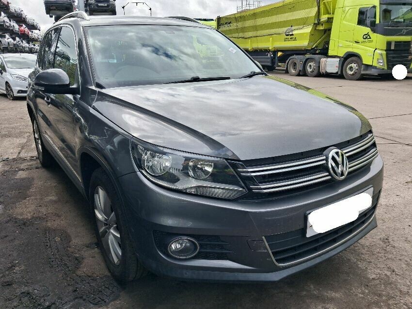2015 VOLKSWAGEN TIGUAN
