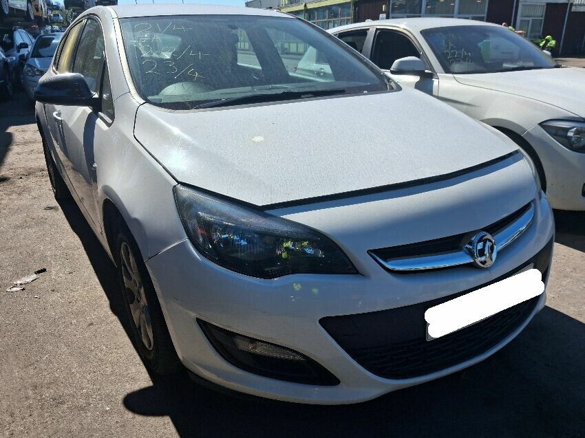 2015 VAUXHALL ASTRA