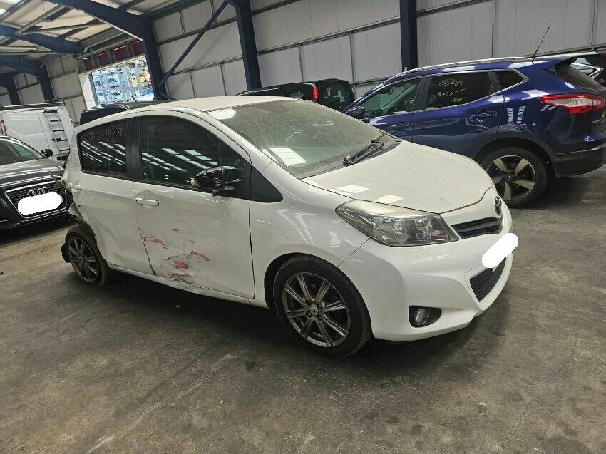 2013 TOYOTA YARIS