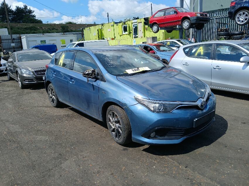 2016 TOYOTA AURIS
