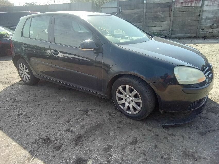 2004 VOLKSWAGEN GOLF