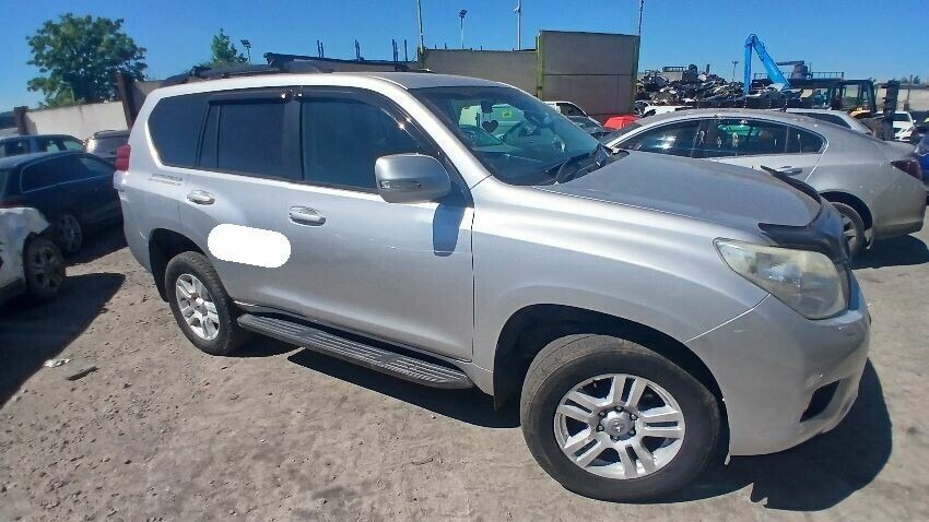 2010 TOYOTA LAND CRUISER