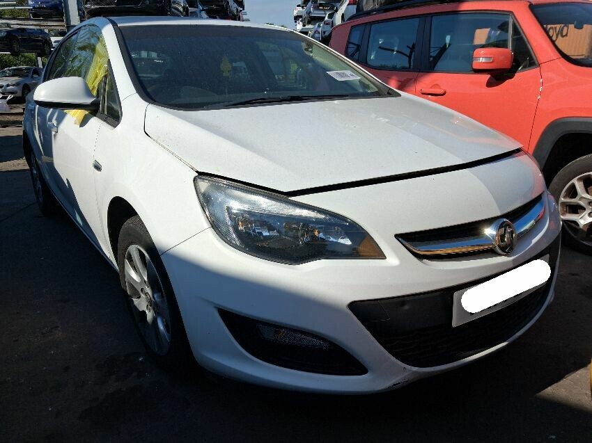 2014 VAUXHALL ASTRA