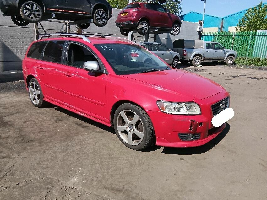 2011 VOLVO V50