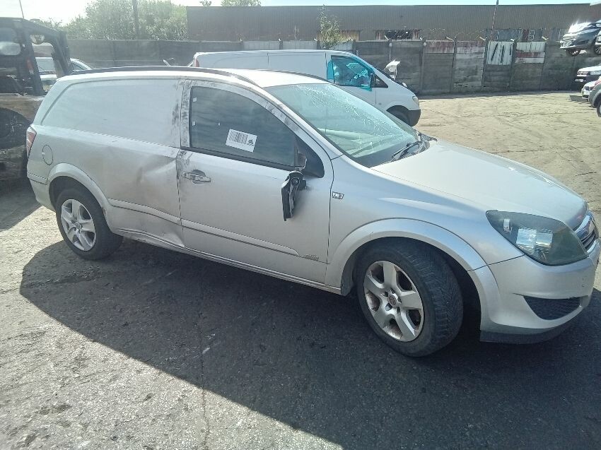 2011 VAUXHALL ASTRA