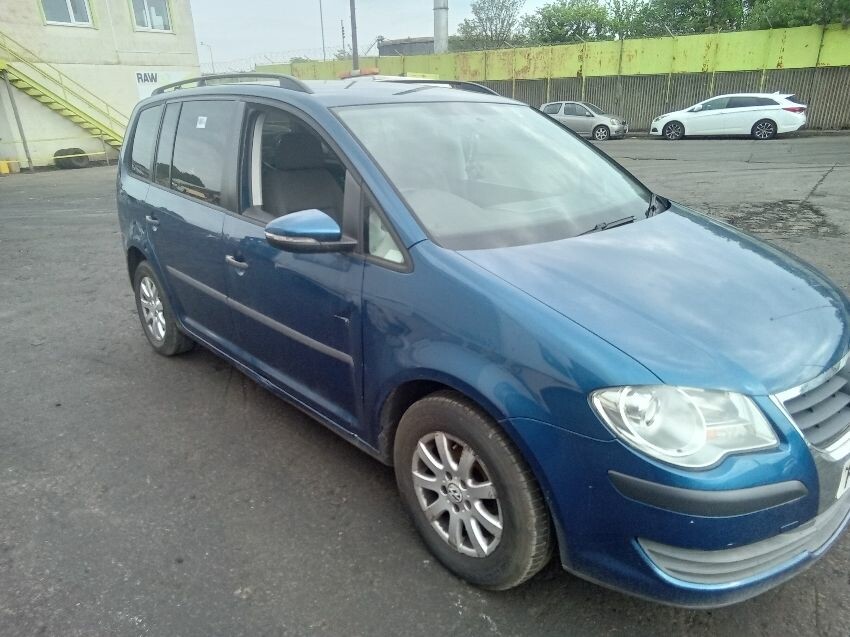 2009 VOLKSWAGEN TOURAN