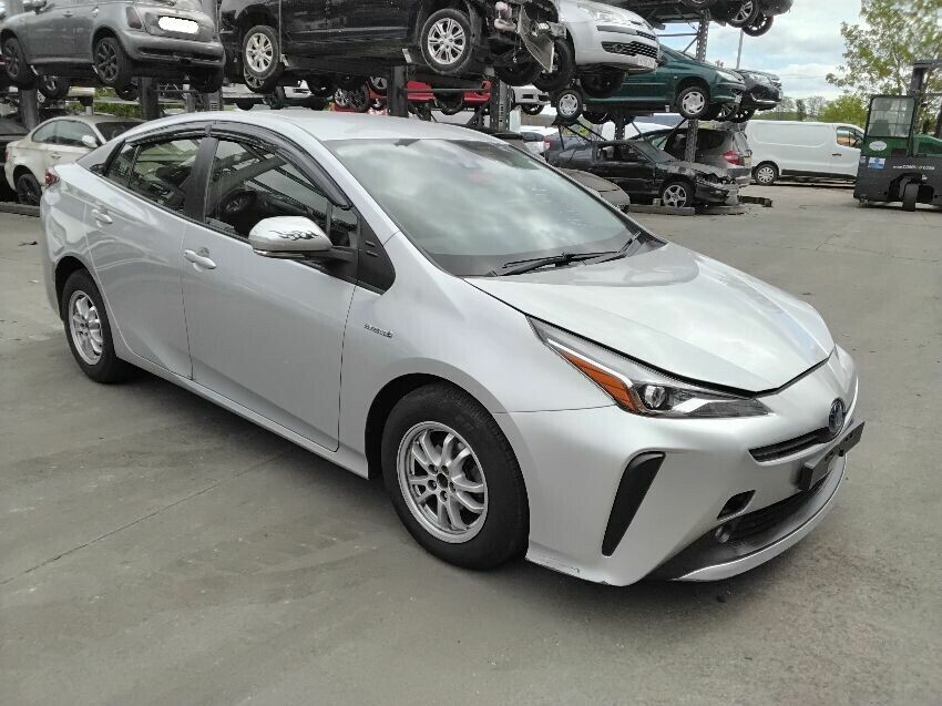 2019 TOYOTA PRIUS