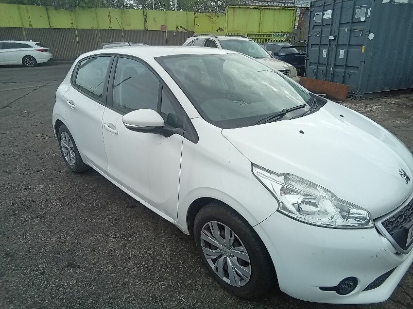 2014 PEUGEOT 208