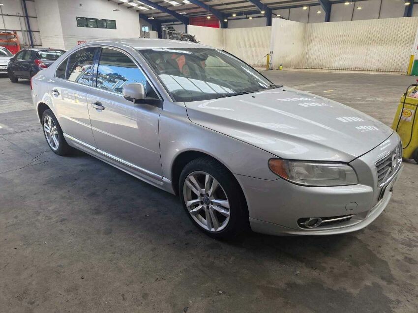 2011 VOLVO S80