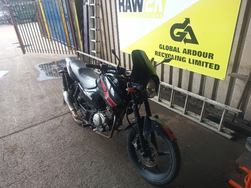 2013 YAMAHA YBR