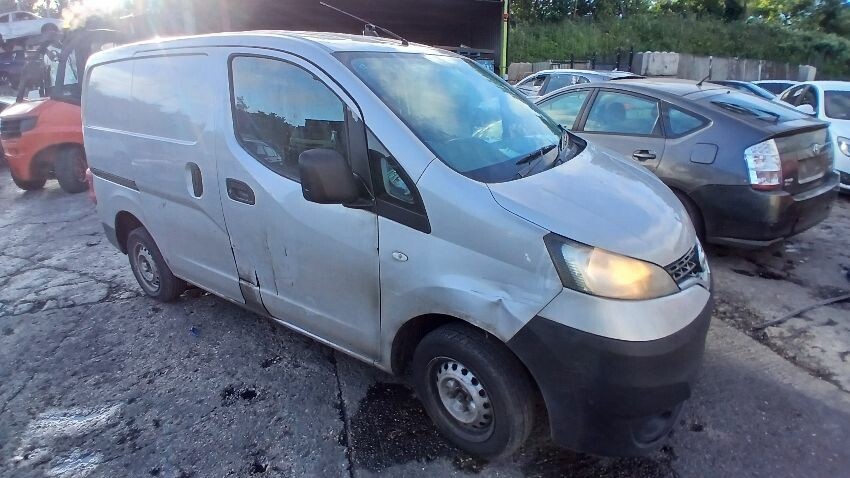 2013 NISSAN NV200