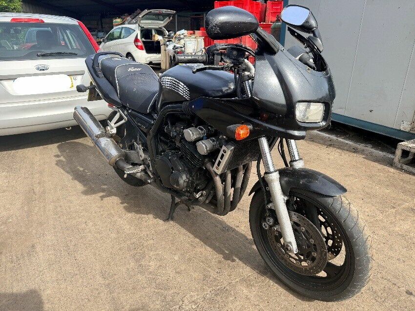 2002 YAMAHA FZS