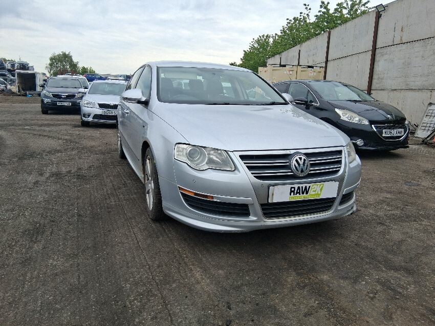 2010 VOLKSWAGEN PASSAT