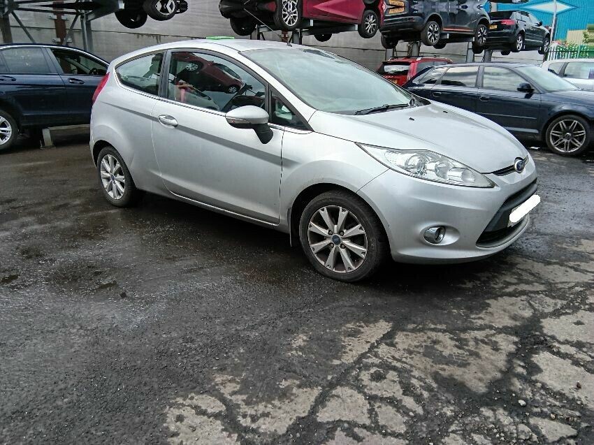 2011 FORD FIESTA