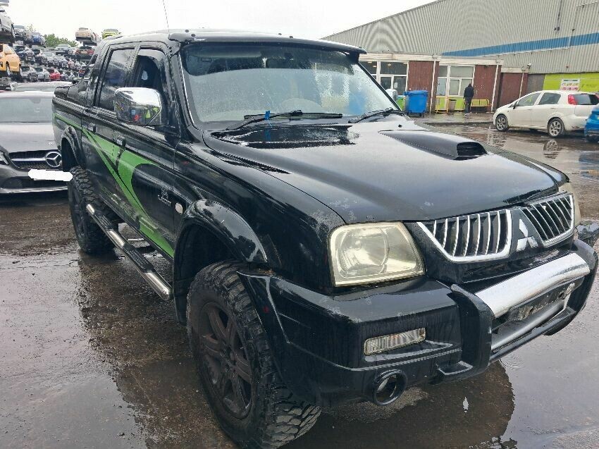 2006 MITSUBISHI L200