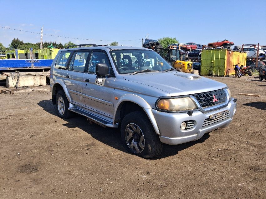 2004 MITSUBISHI SHOGUN SPORT