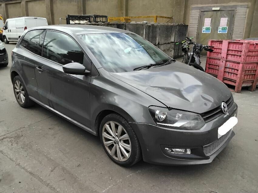 2010 VOLKSWAGEN POLO