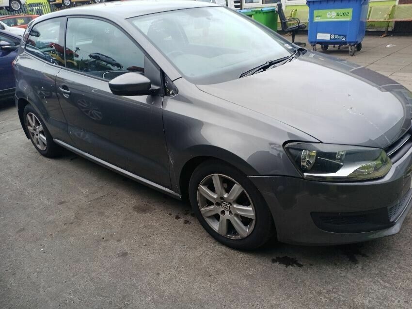 2010 VOLKSWAGEN POLO