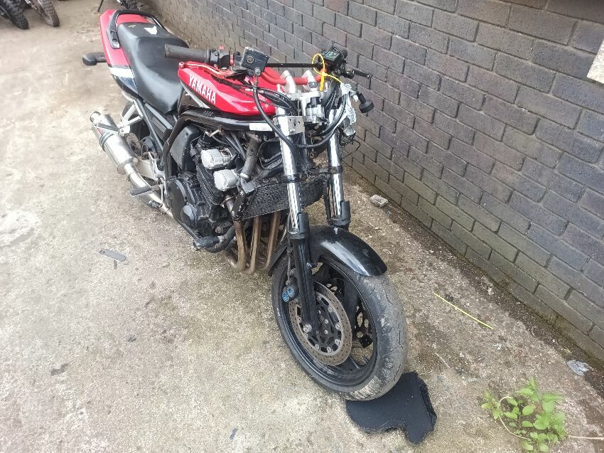 2001 YAMAHA FZS