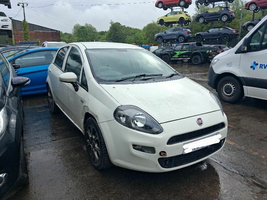 2017 FIAT PUNTO
