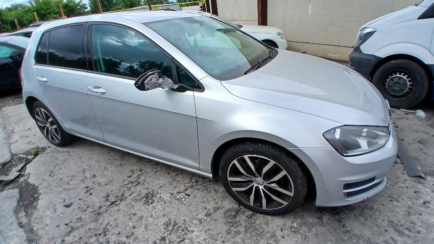 2013 VOLKSWAGEN GOLF