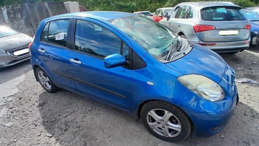 2010 TOYOTA YARIS