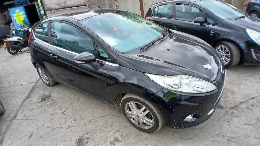 2011 FORD FIESTA