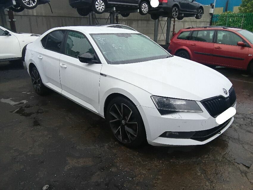 2016 SKODA SUPERB