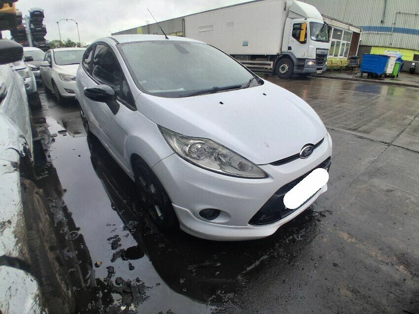 2011 FORD FIESTA