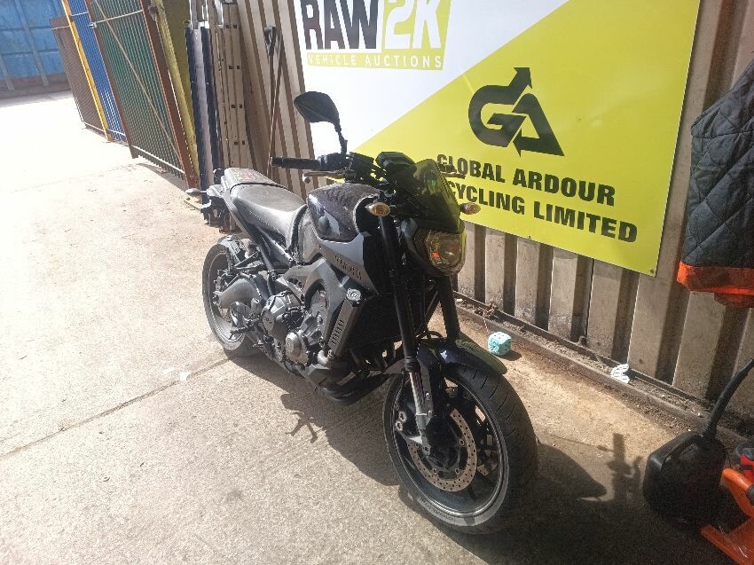 2015 YAMAHA MT