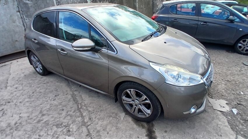 2013 PEUGEOT 208