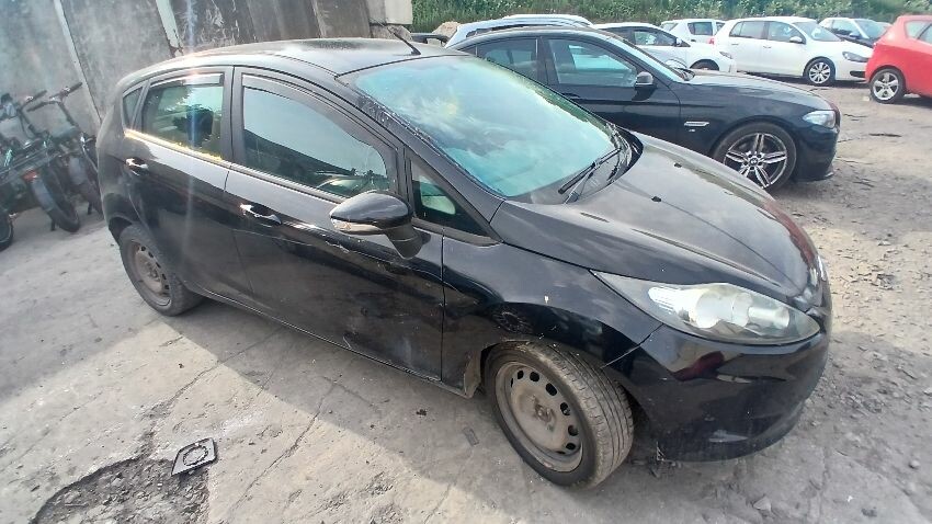 2010 FORD FIESTA
