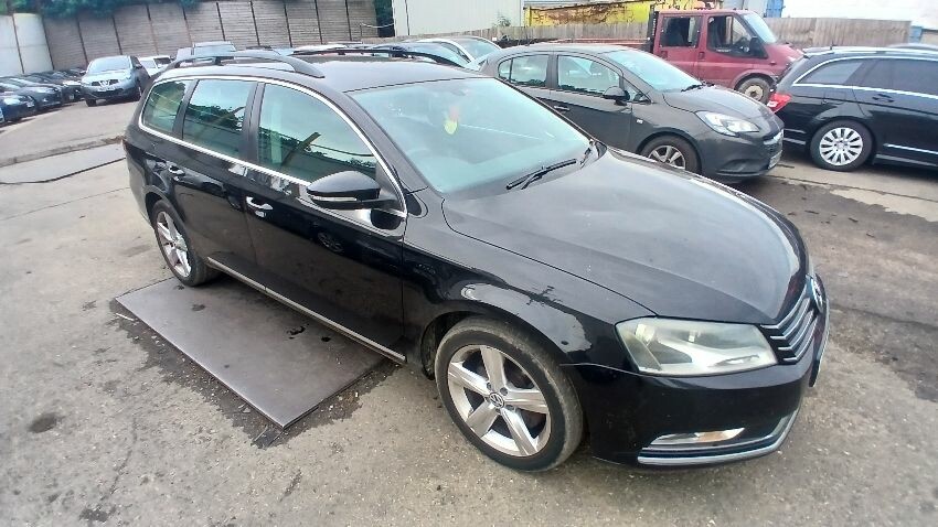 2013 VOLKSWAGEN PASSAT