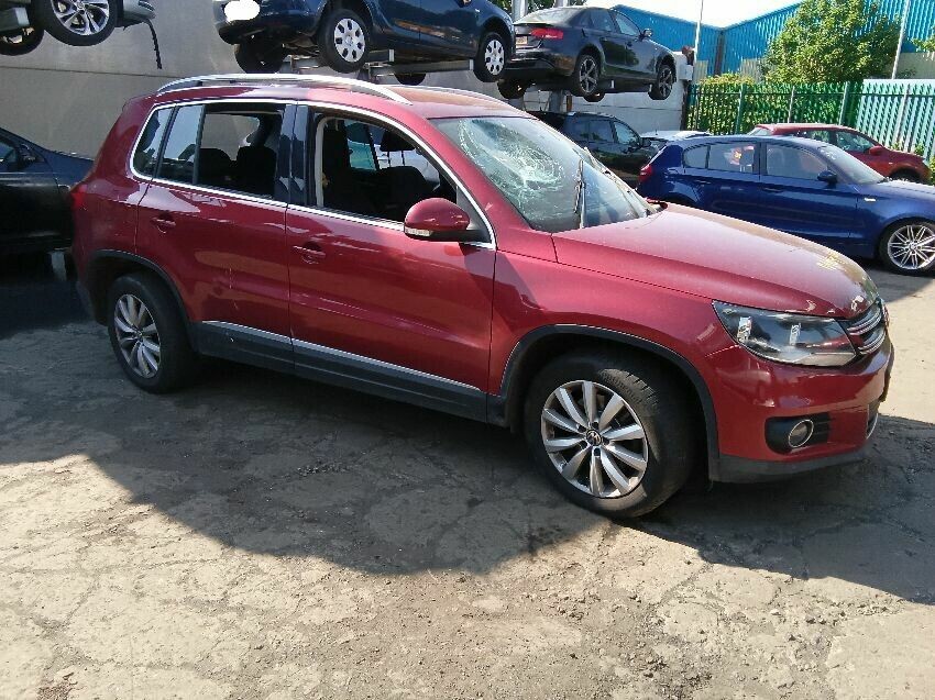 2014 VOLKSWAGEN TIGUAN