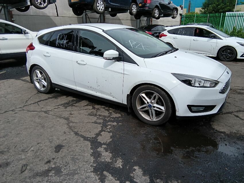 2016 FORD FOCUS