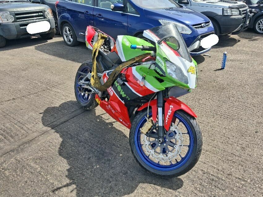 2004 APRILIA RS