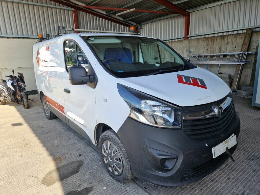 2015 VAUXHALL VIVARO