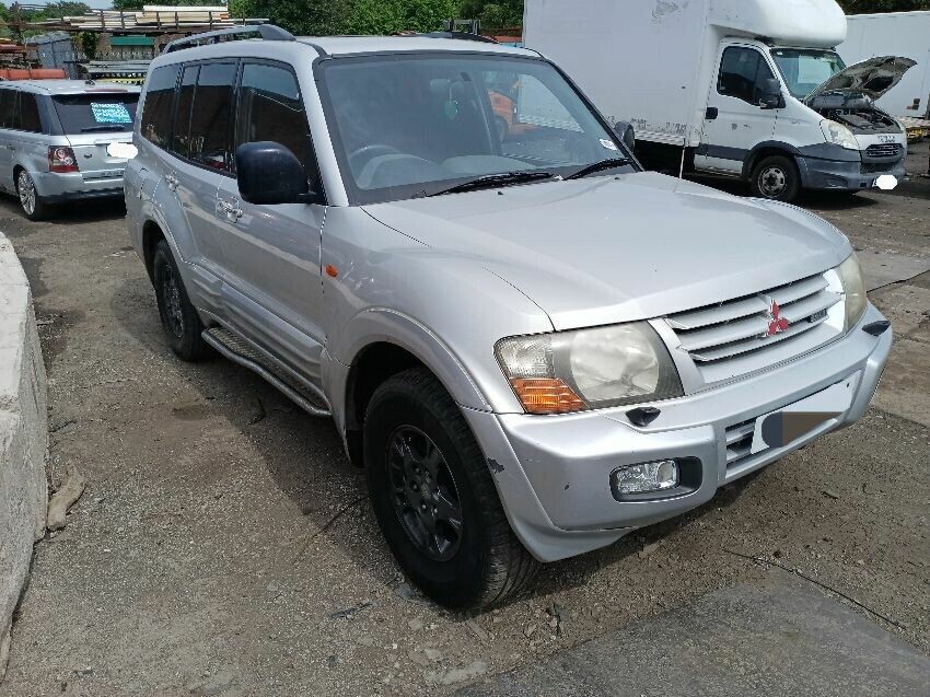 2001 MITSUBISHI SHOGUN