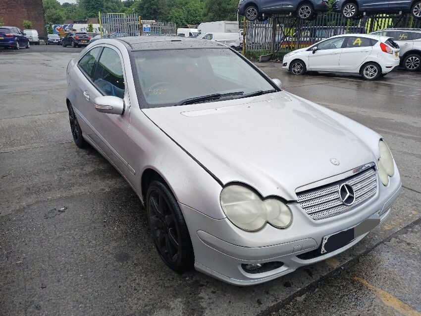 2004 MERCEDES C-CLASS