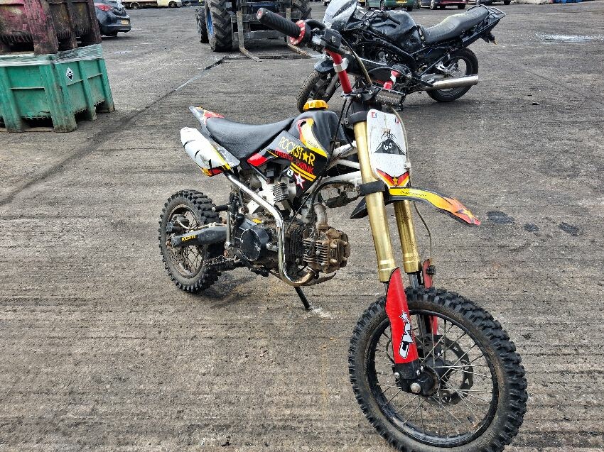  SUZUKI(M/CYCLES) ROCKSTAR
