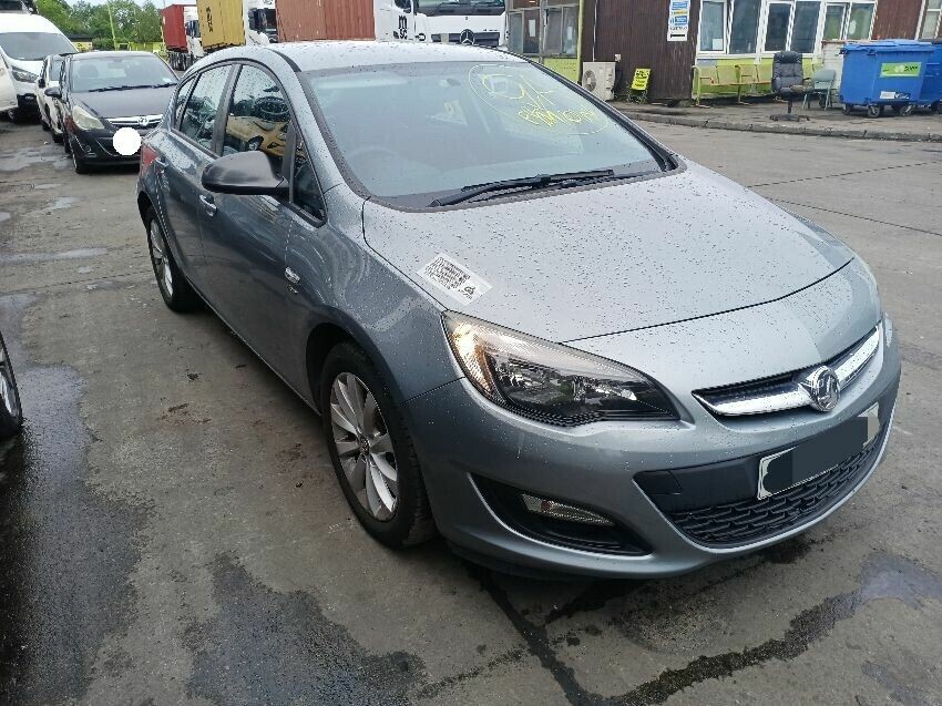 2012 VAUXHALL ASTRA