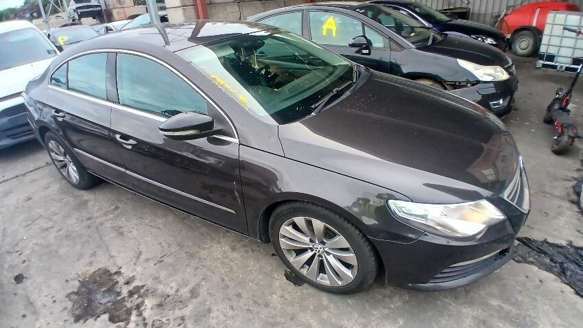  VOLKSWAGEN PASAT
