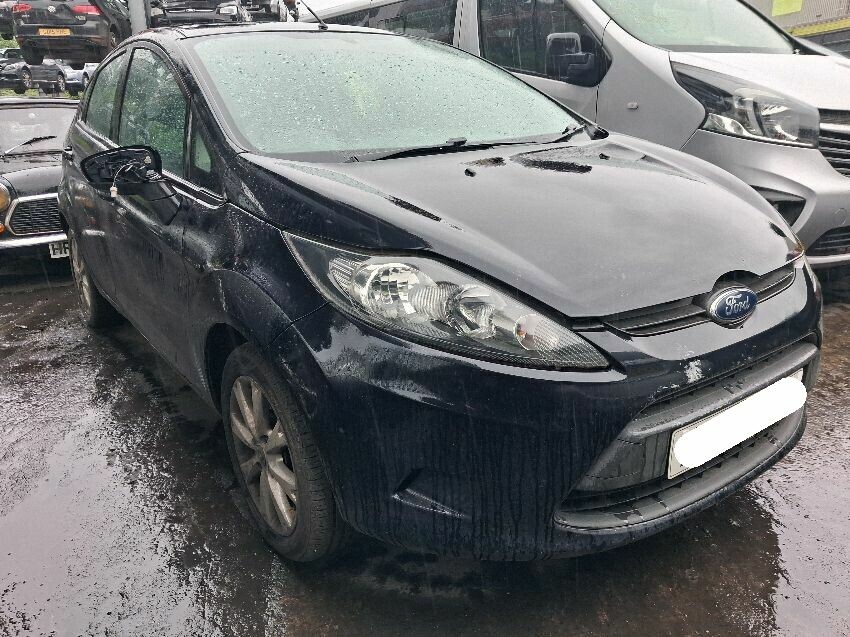 2011 FORD FIESTA